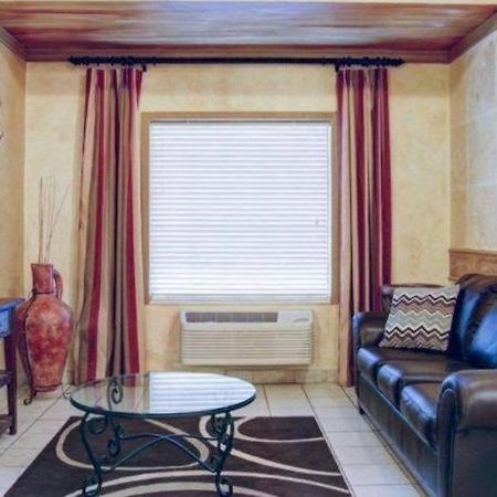 Quality Inn & Suites Airport Austin Extérieur photo