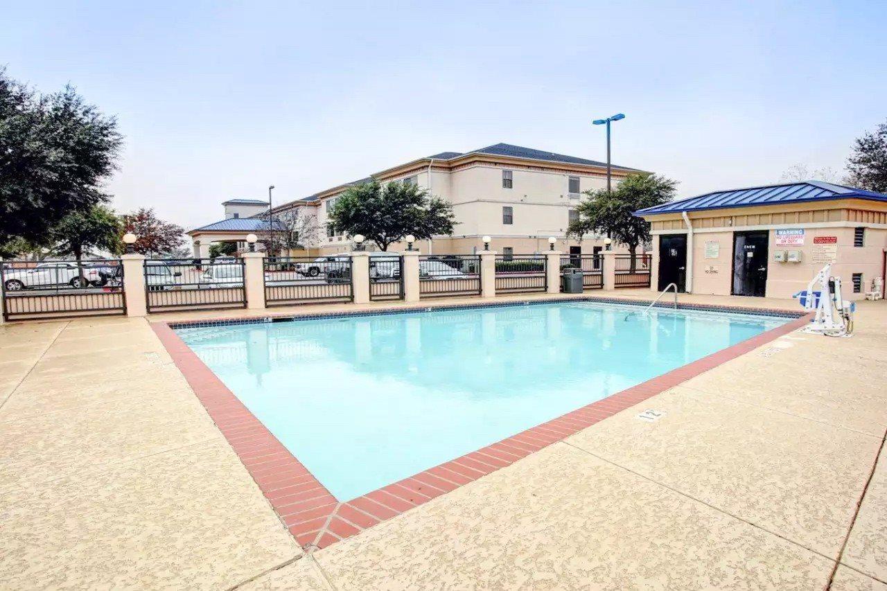 Quality Inn & Suites Airport Austin Extérieur photo
