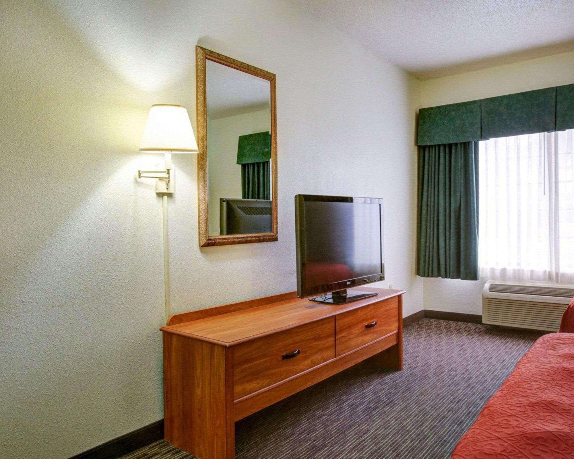 Quality Inn & Suites Airport Austin Extérieur photo