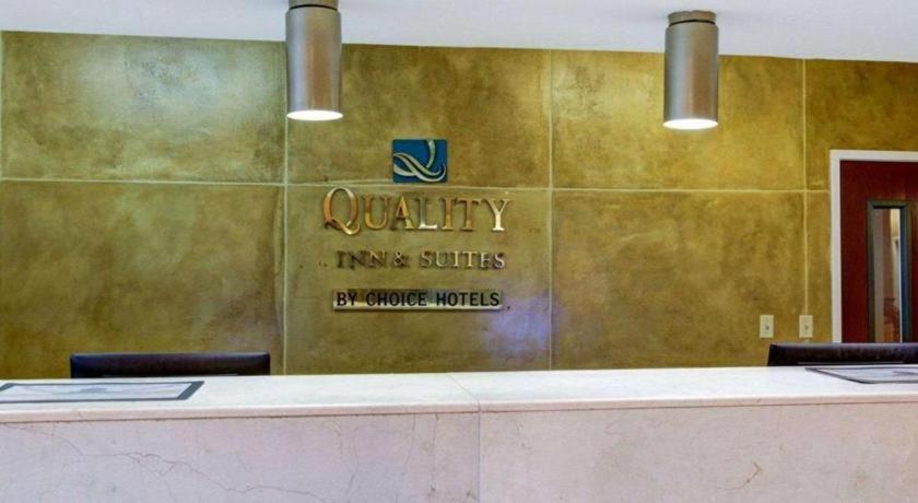 Quality Inn & Suites Airport Austin Extérieur photo