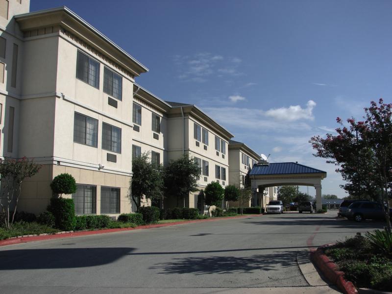 Quality Inn & Suites Airport Austin Extérieur photo