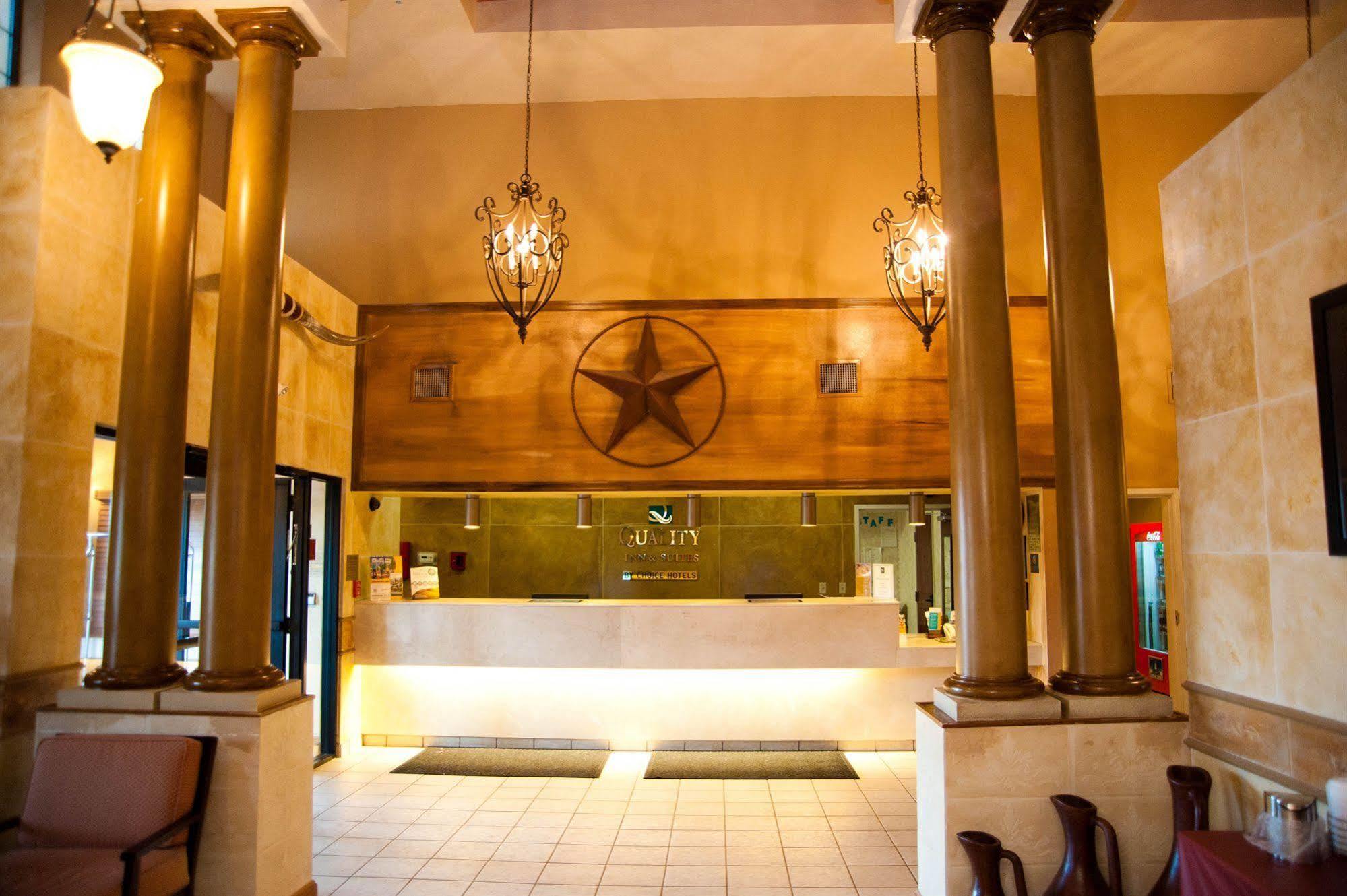 Quality Inn & Suites Airport Austin Extérieur photo