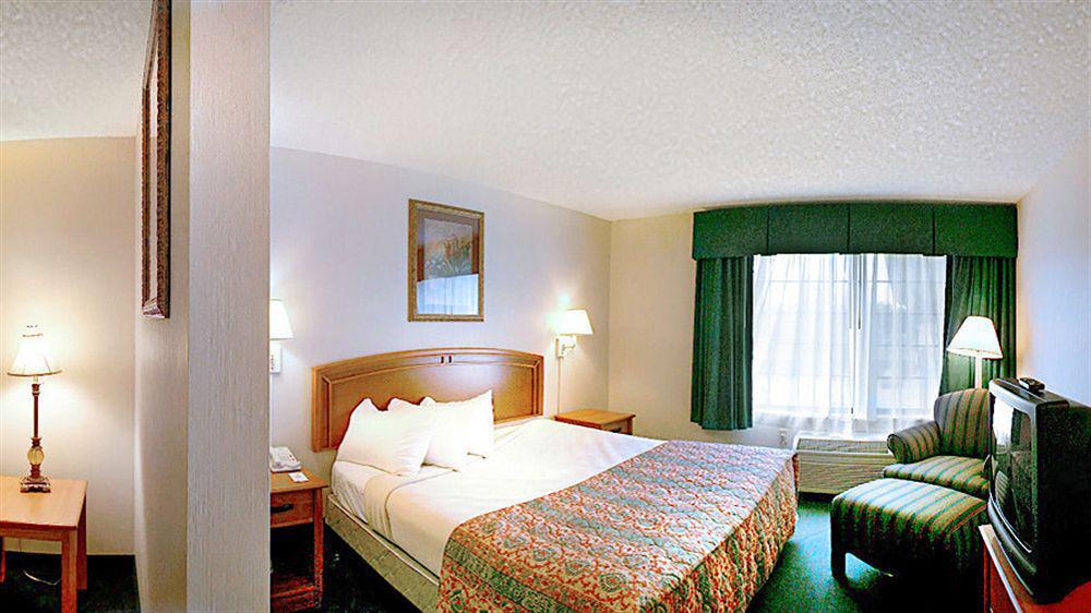 Quality Inn & Suites Airport Austin Extérieur photo